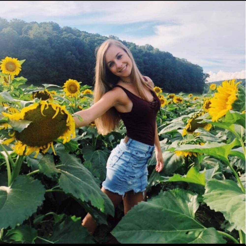 Meet your Posher, Hailey